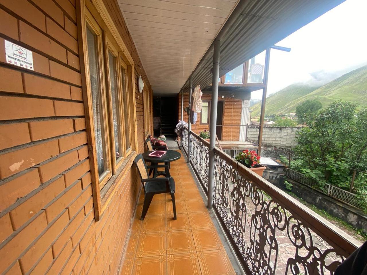 Archil And Nino Gigauri Guest House Kasbegi Buitenkant foto