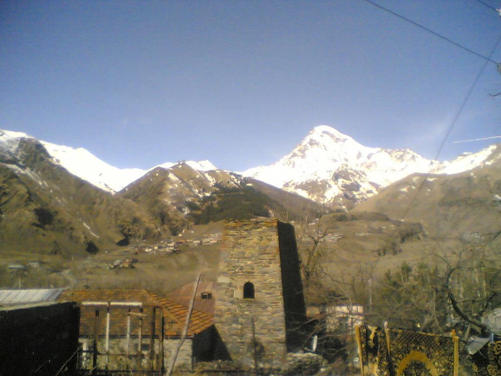 Archil And Nino Gigauri Guest House Kasbegi Buitenkant foto