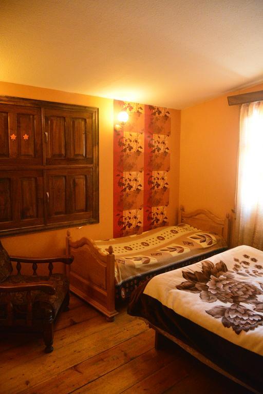 Archil And Nino Gigauri Guest House Kasbegi Buitenkant foto